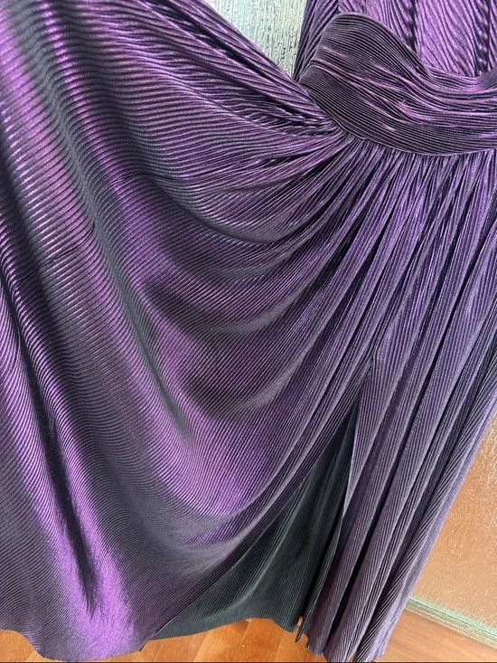 Bronx and Banco Purple Florence Gown in size medium one shoulder . - Picture 9 of 12